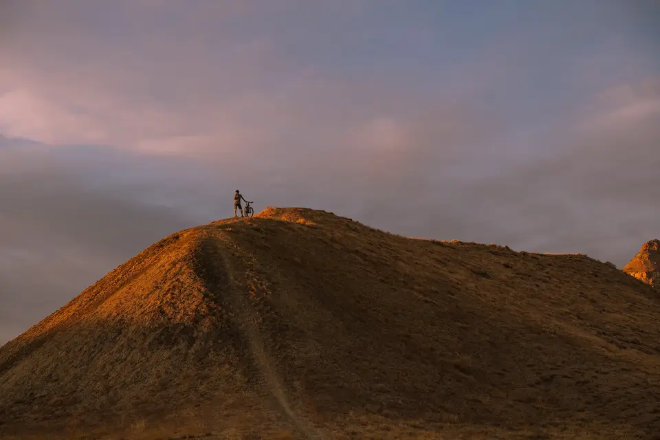 Evan mountain biking on 18 road trails in Fruita, CO