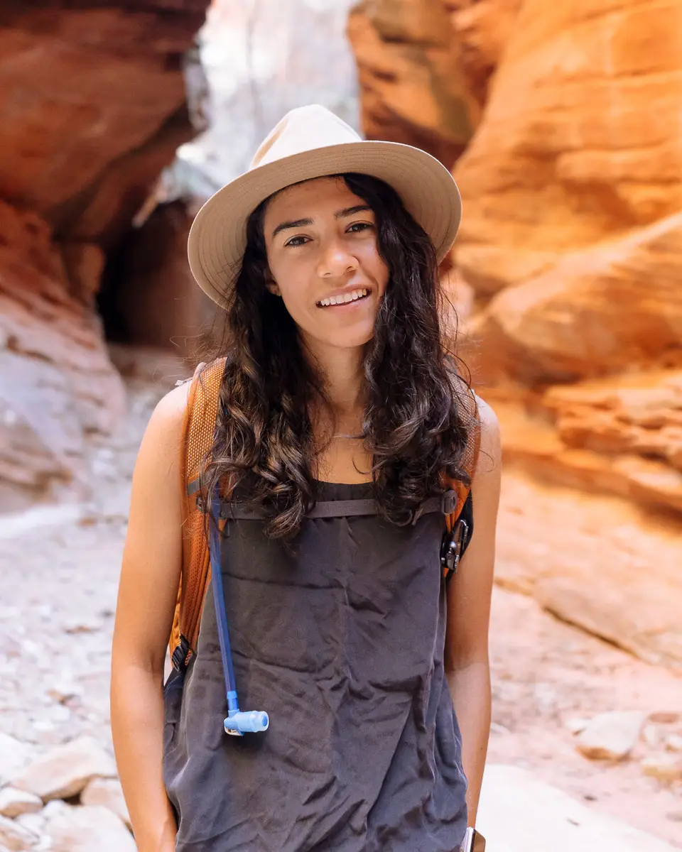 Melanny in red rock
